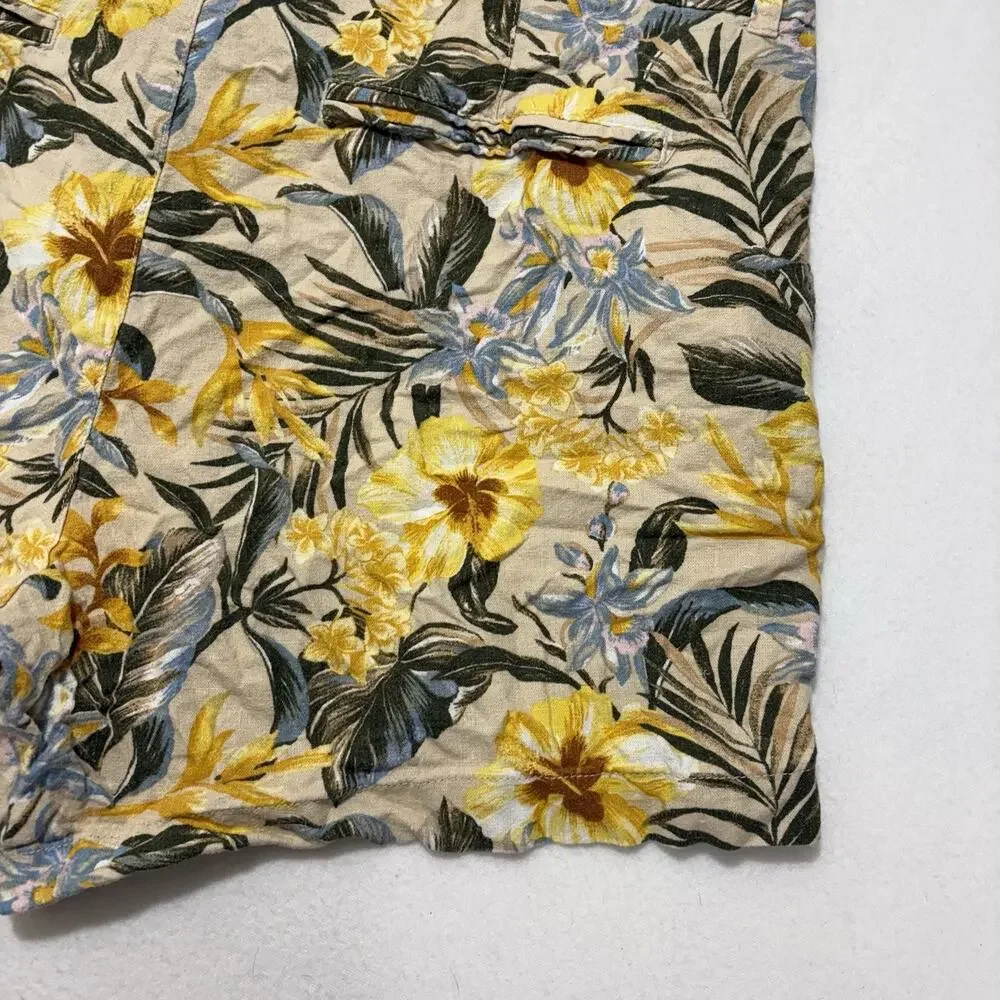 Old Navy Women's 20 Everyday Shorts Mid Rise 5" Inseam Yellow Hawaiian Floral - Picture 13 of 14
